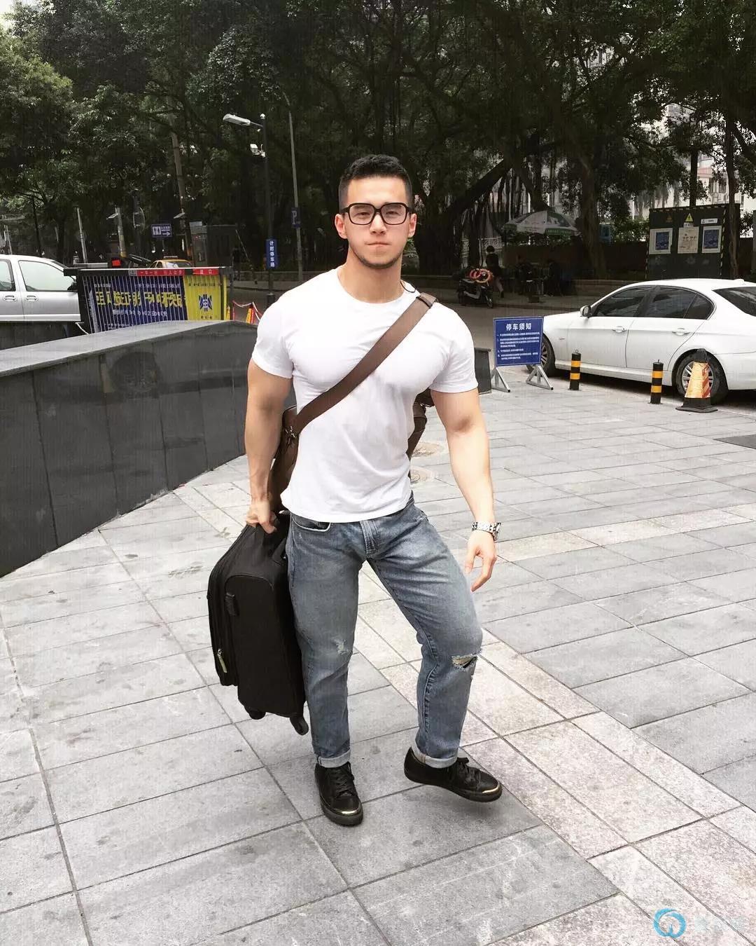点击放大图片