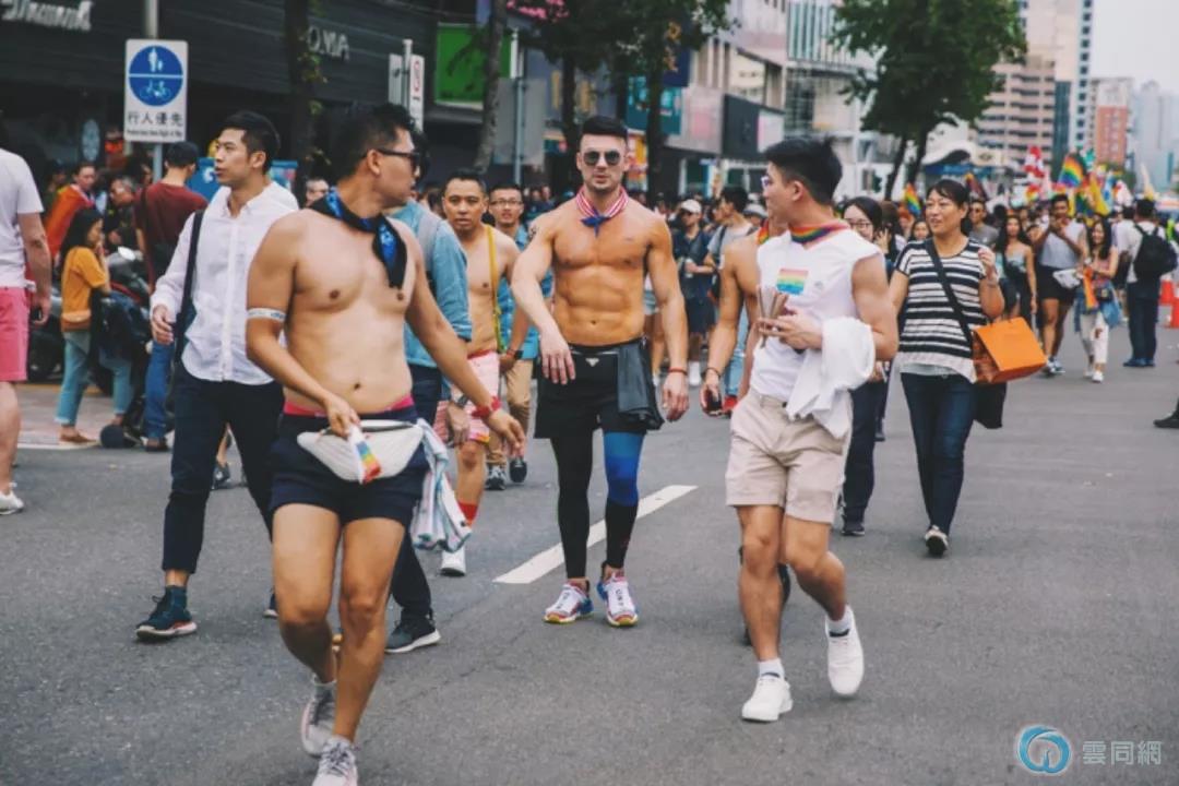 点击放大图片