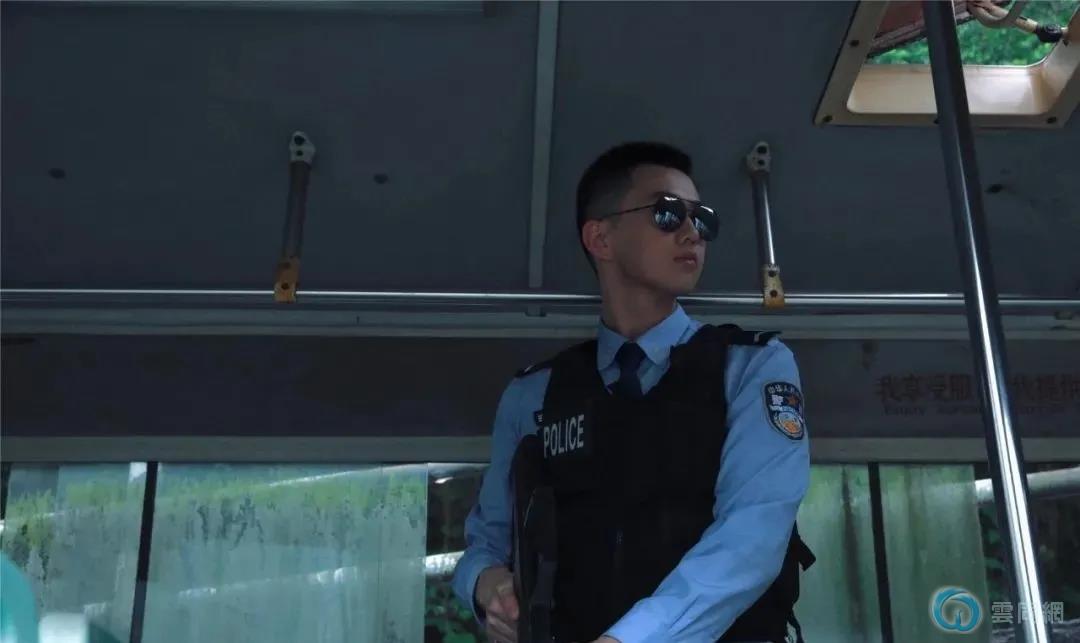 点击放大图片
