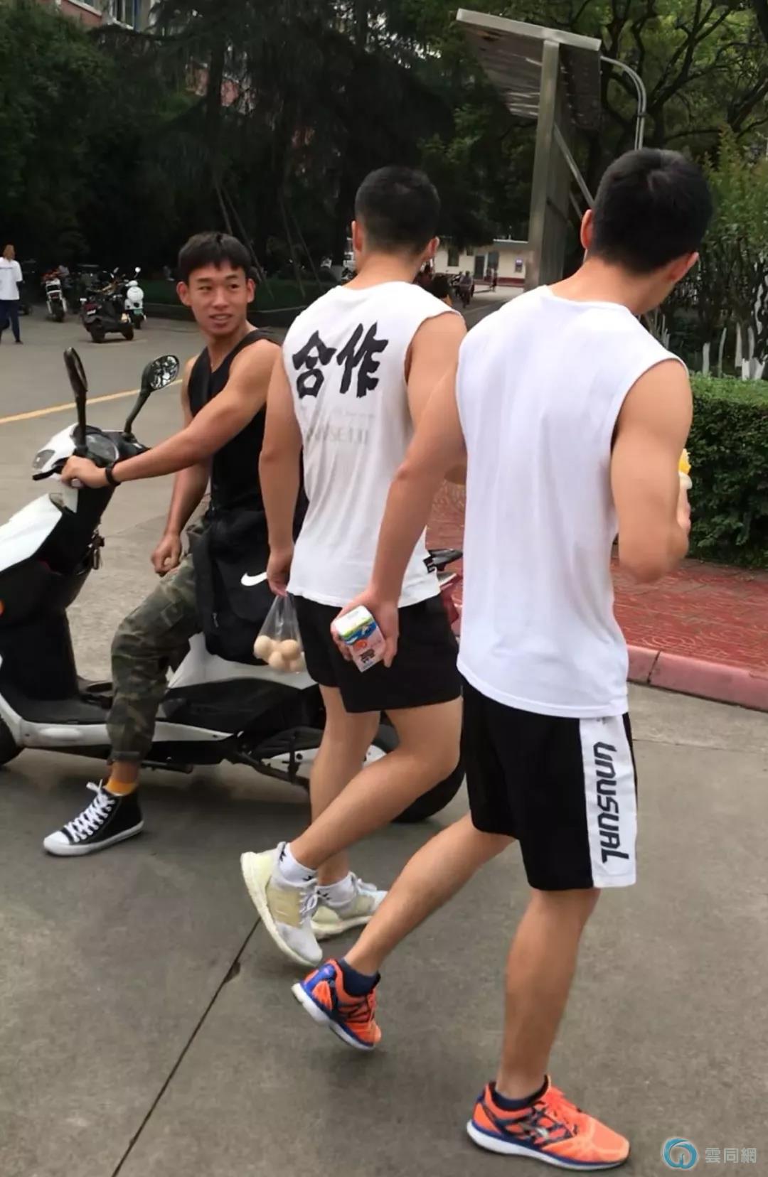 点击放大图片