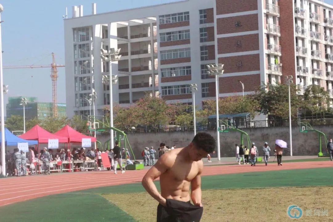 点击放大图片