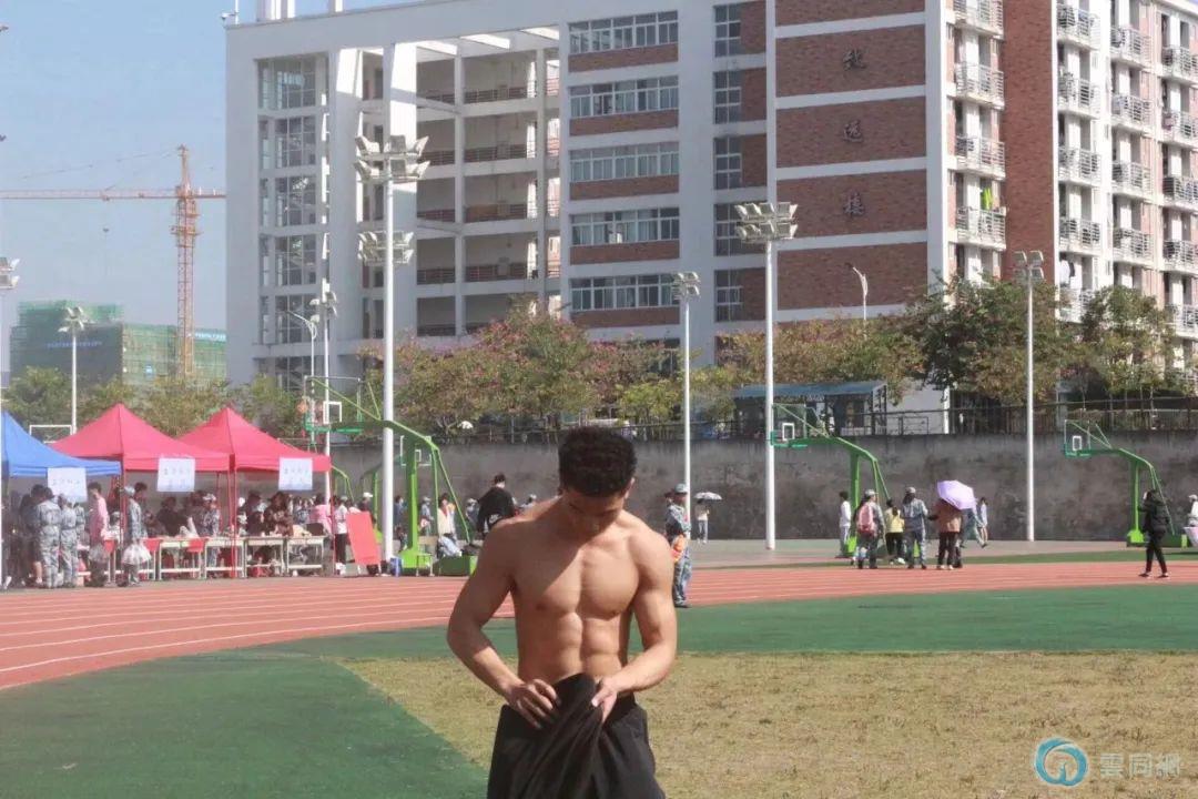 点击放大图片