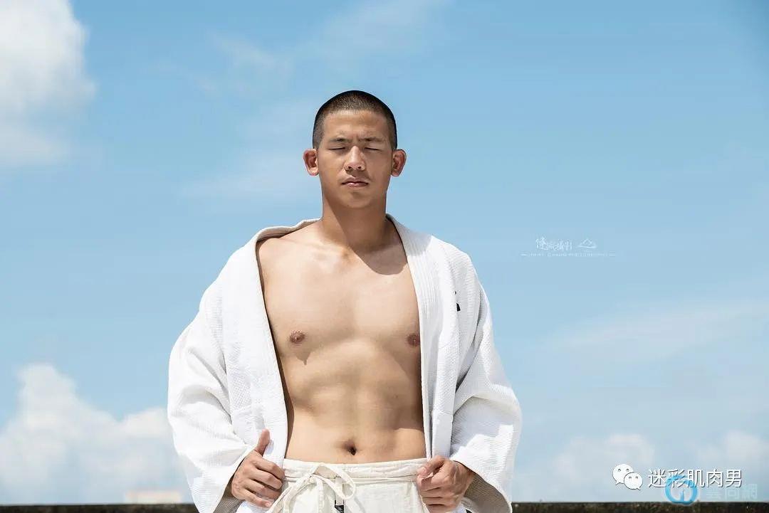 点击放大图片