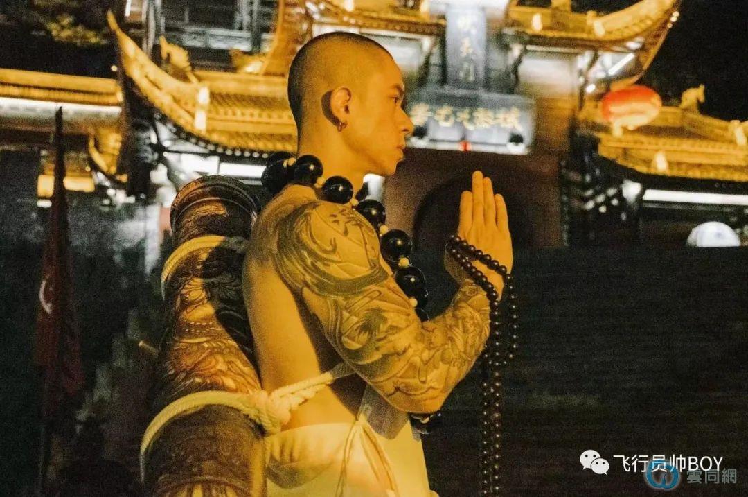 点击放大图片