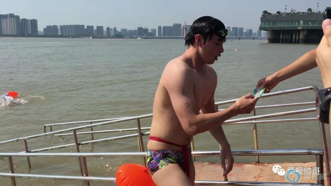 点击放大图片