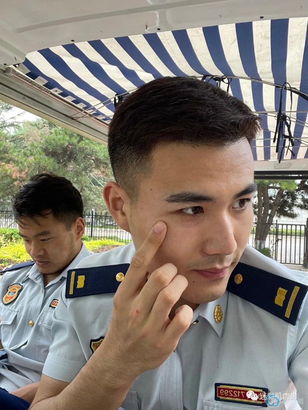 点击放大图片