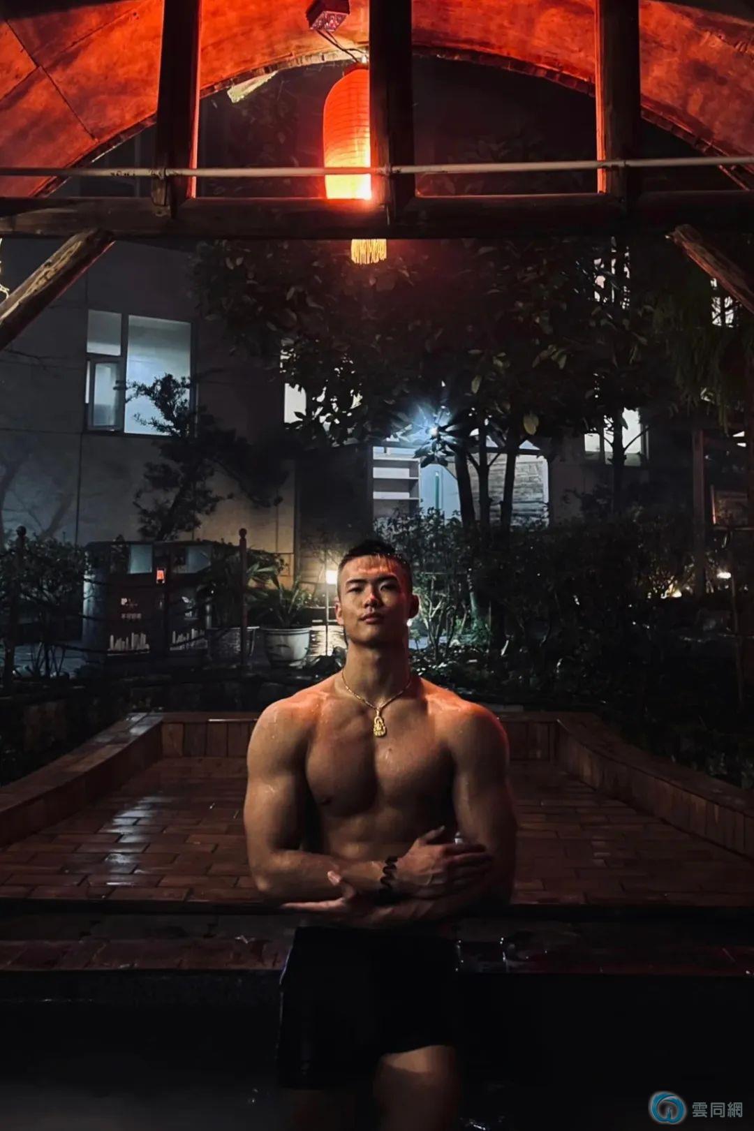 点击放大图片